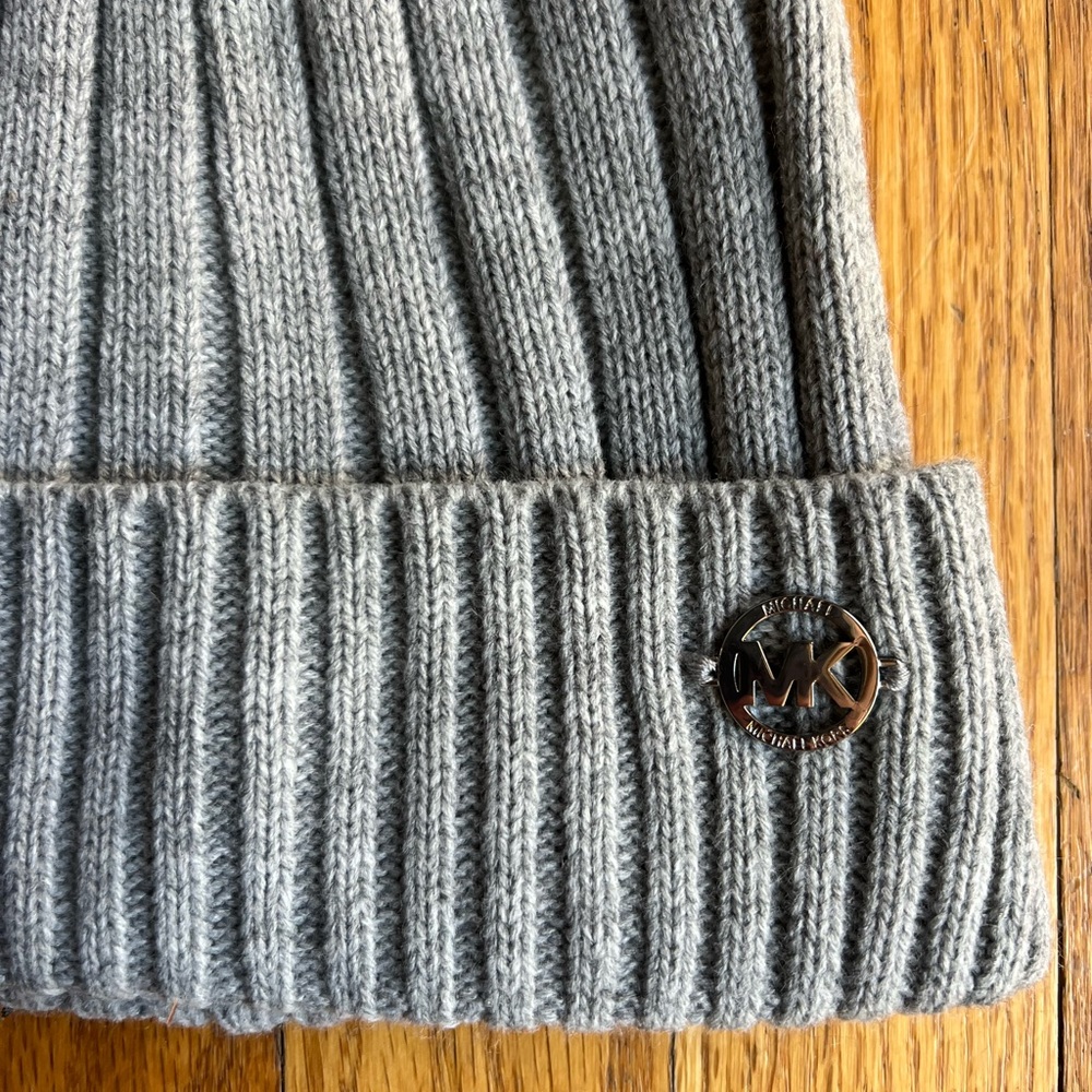 Michael Kors Women’s Beanie - Picture 2 of 4